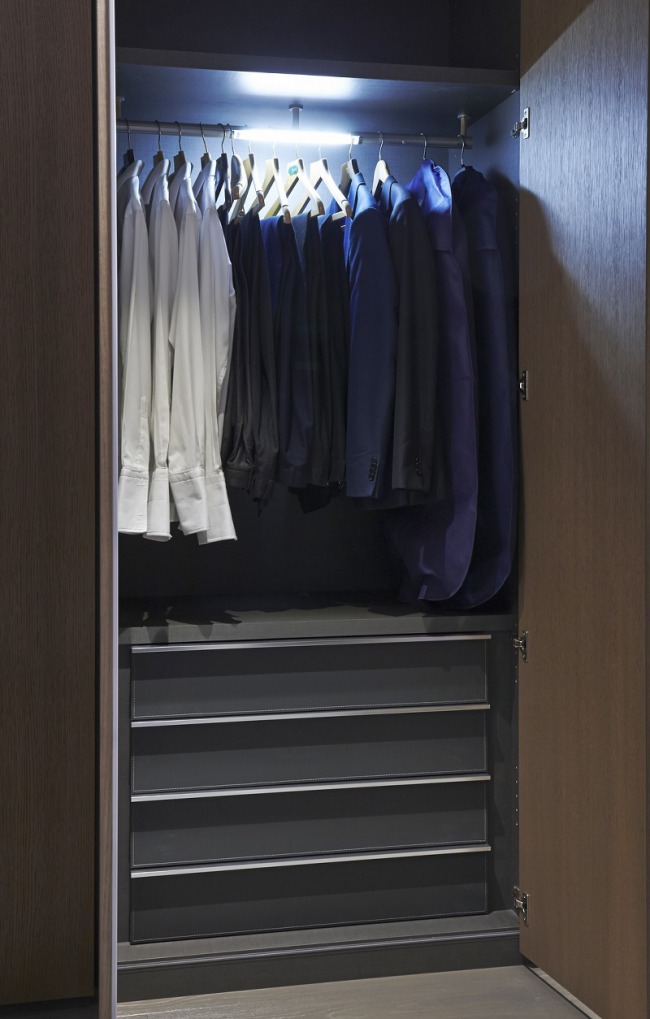 small spaces point west closet