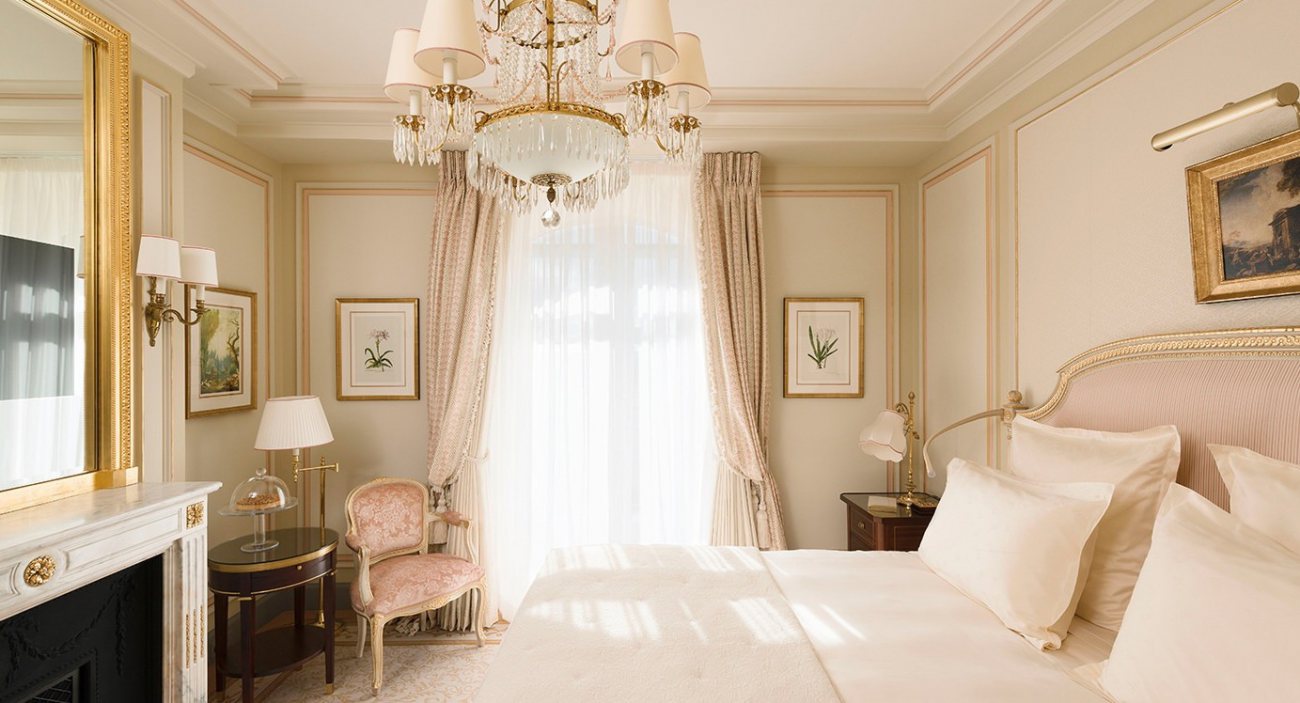 paris ritz French design executive suite bedroom