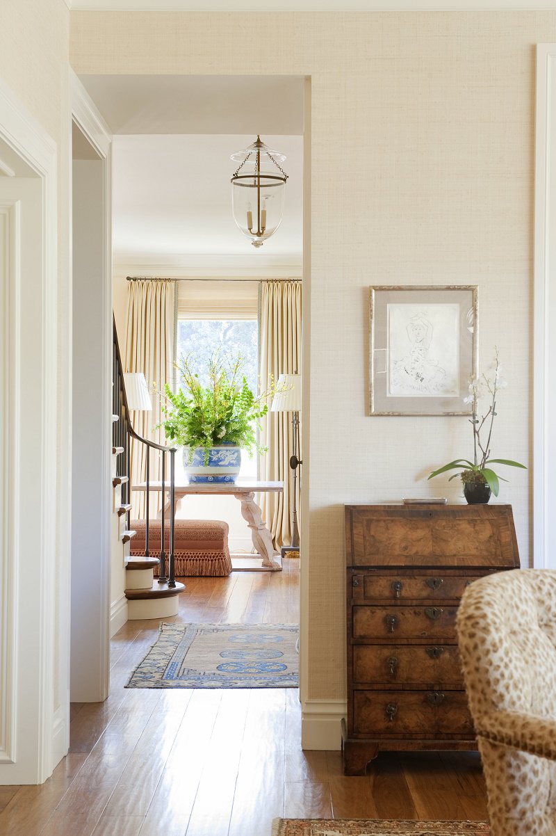 Suzanne Tucker traditional style hallway